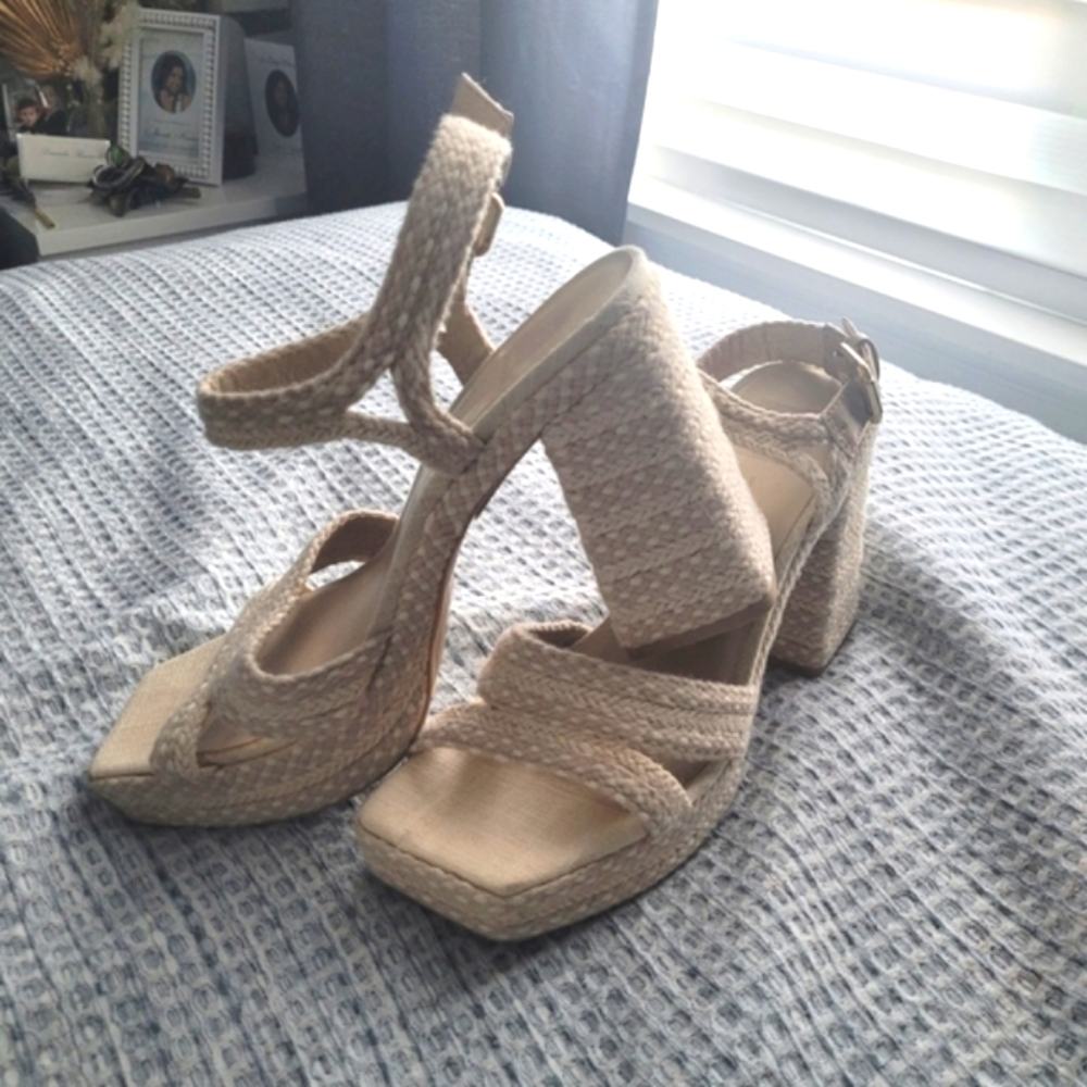 Dolce Vita Tan Espadrille Angie Platform Sandals- Size 9